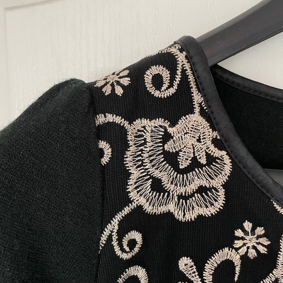 Sz M. Silver Applique Tunic - Picture 4 of 8